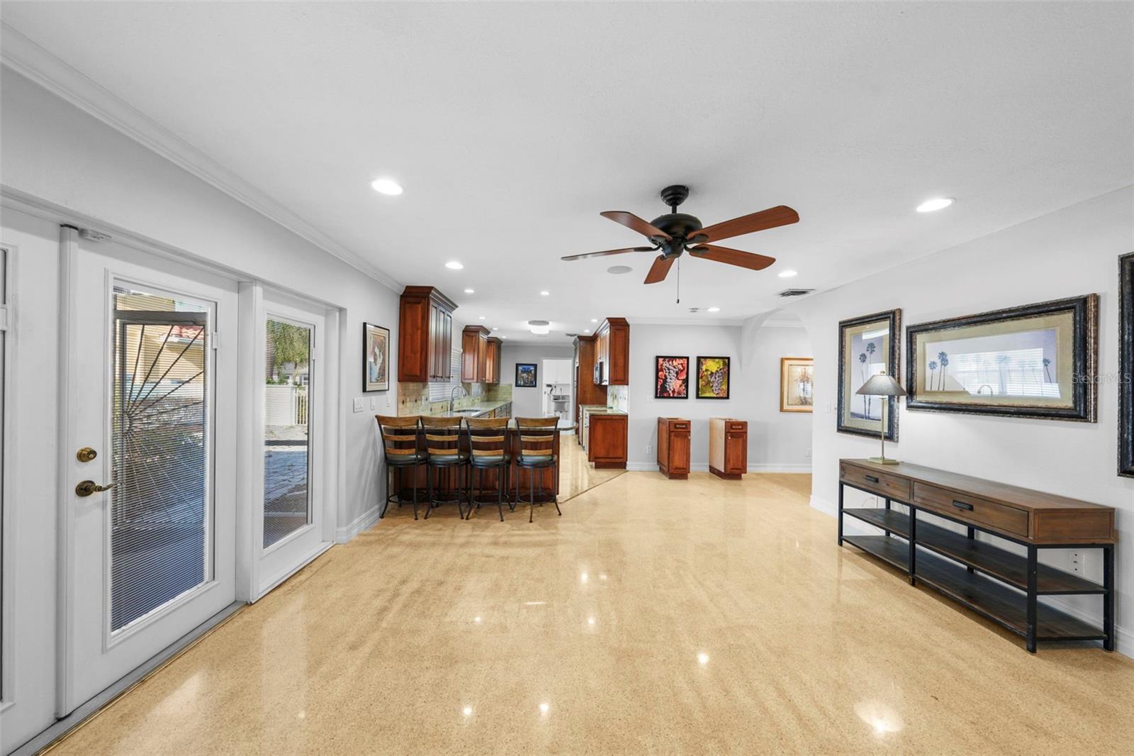3918 VERSAILLES DR, TAMPA, FL, 33634