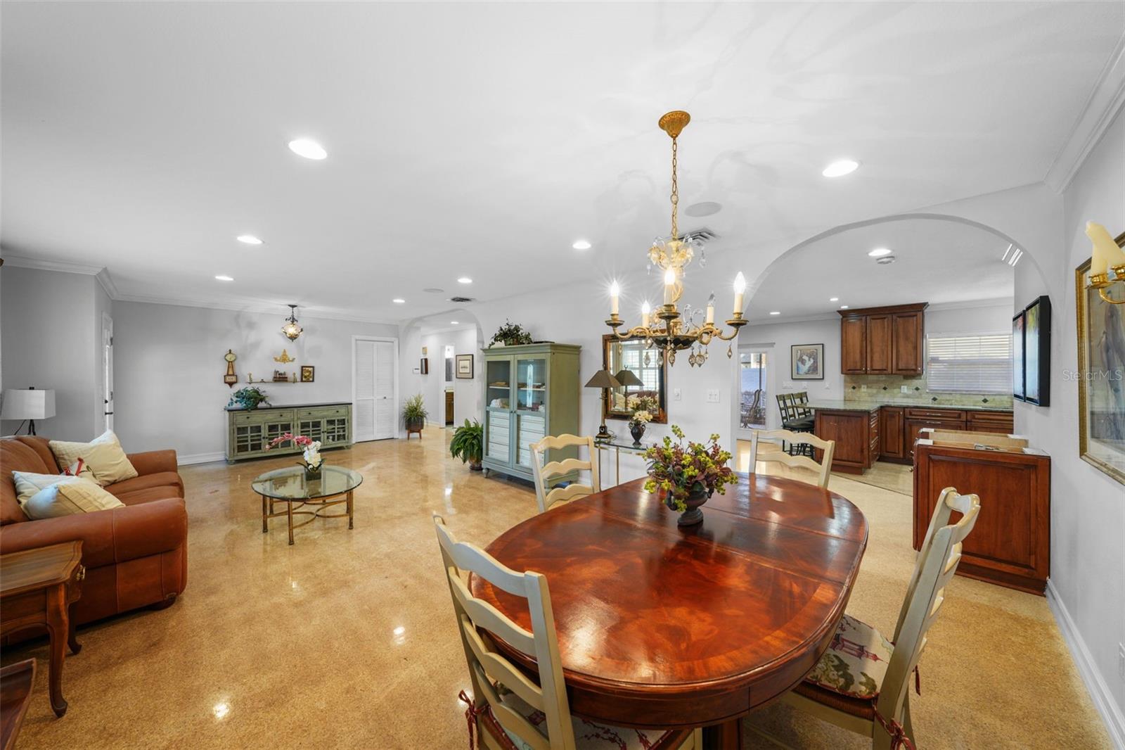 3918 VERSAILLES DR, TAMPA, FL, 33634