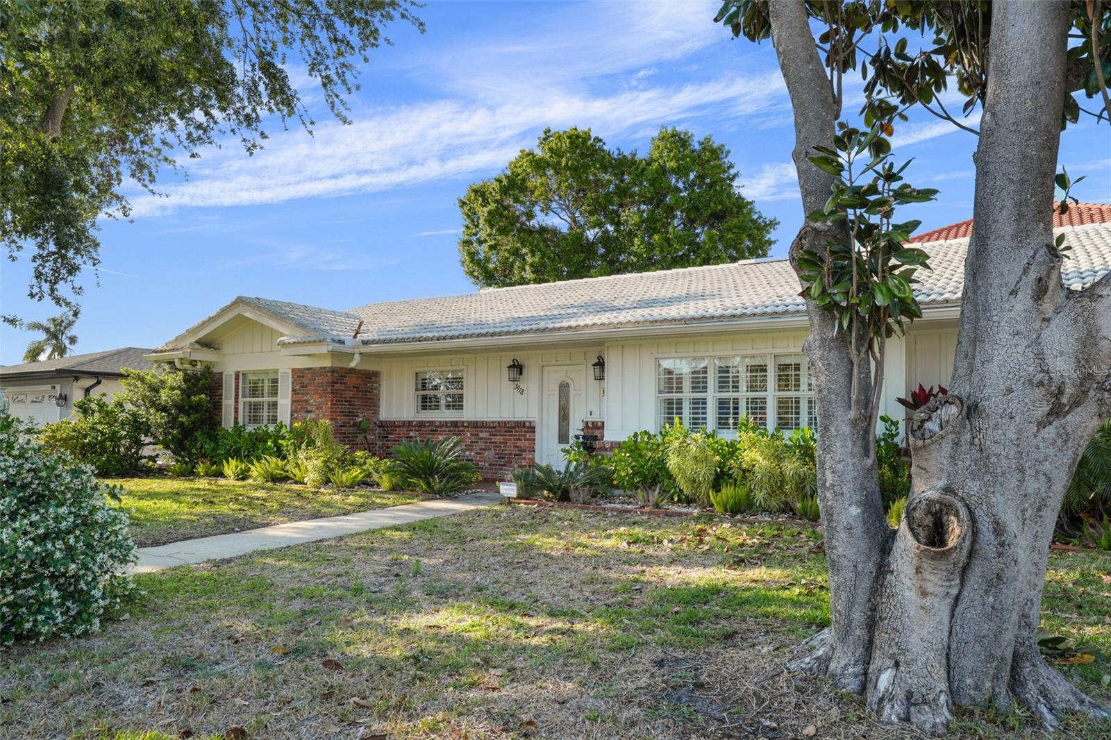 3918 VERSAILLES DR, TAMPA, FL, 33634