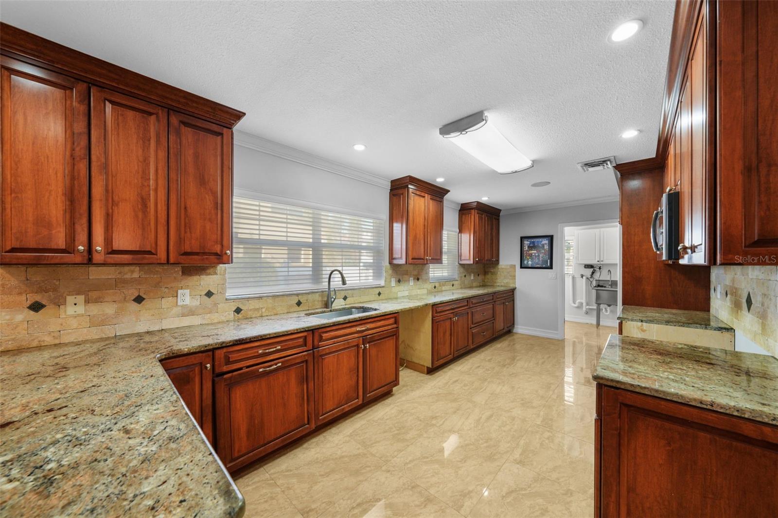 3918 VERSAILLES DR, TAMPA, FL, 33634