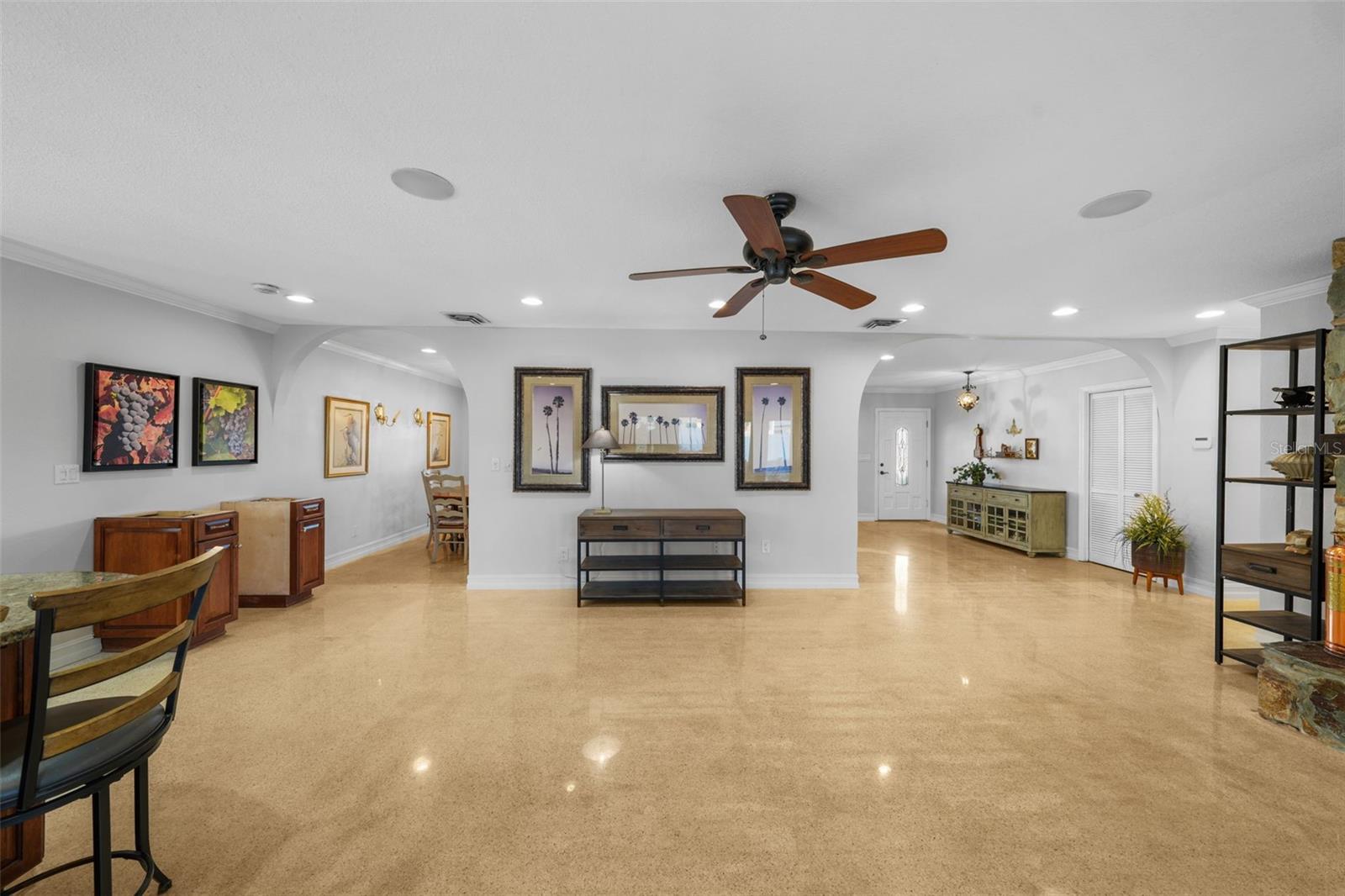 3918 VERSAILLES DR, TAMPA, FL, 33634
