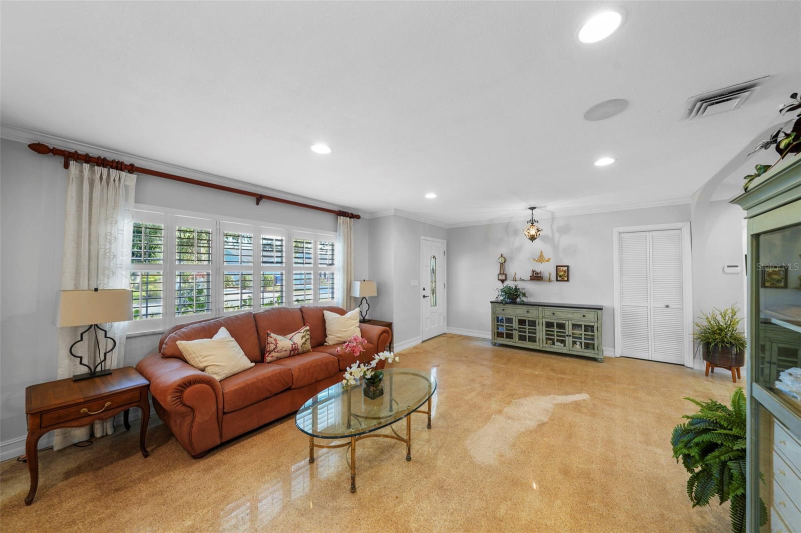3918 VERSAILLES DR, TAMPA, FL, 33634