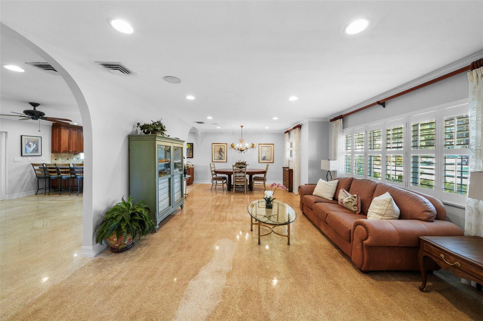 3918 VERSAILLES DR, TAMPA, FL, 33634