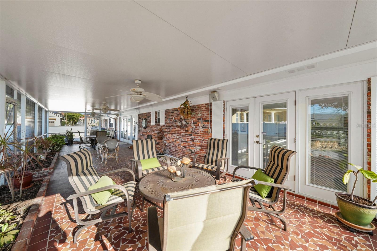 3918 VERSAILLES DR, TAMPA, FL, 33634
