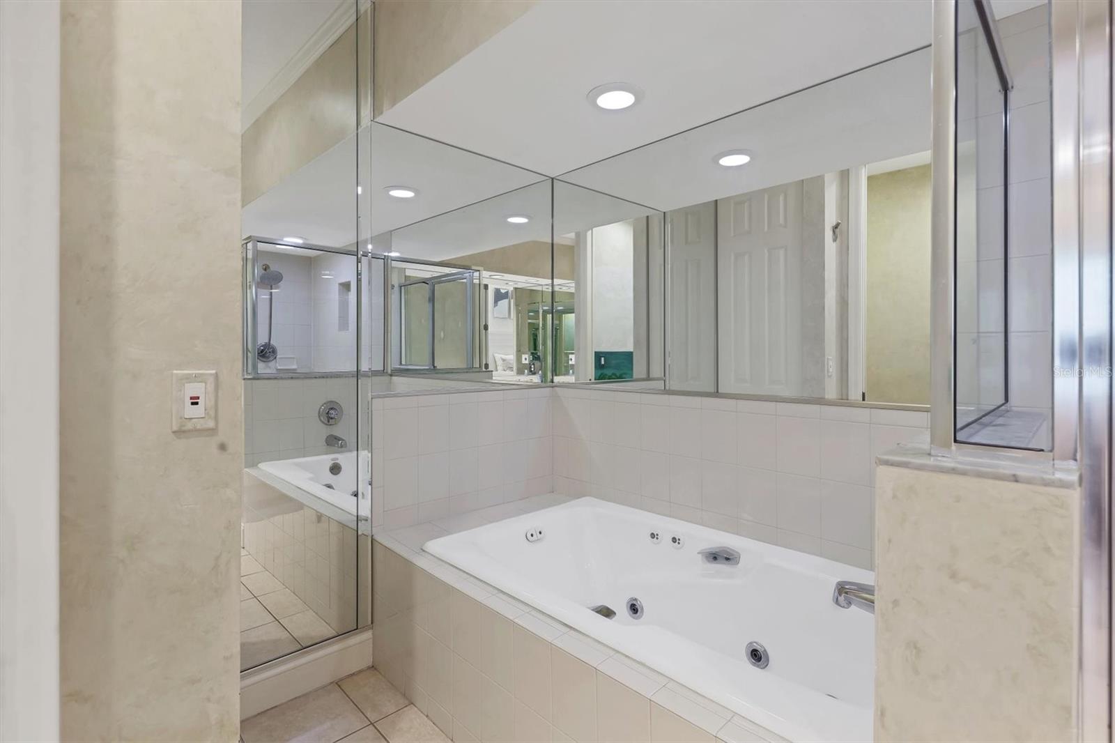 3608 54TH DR W #203, BRADENTON, FL, 34210