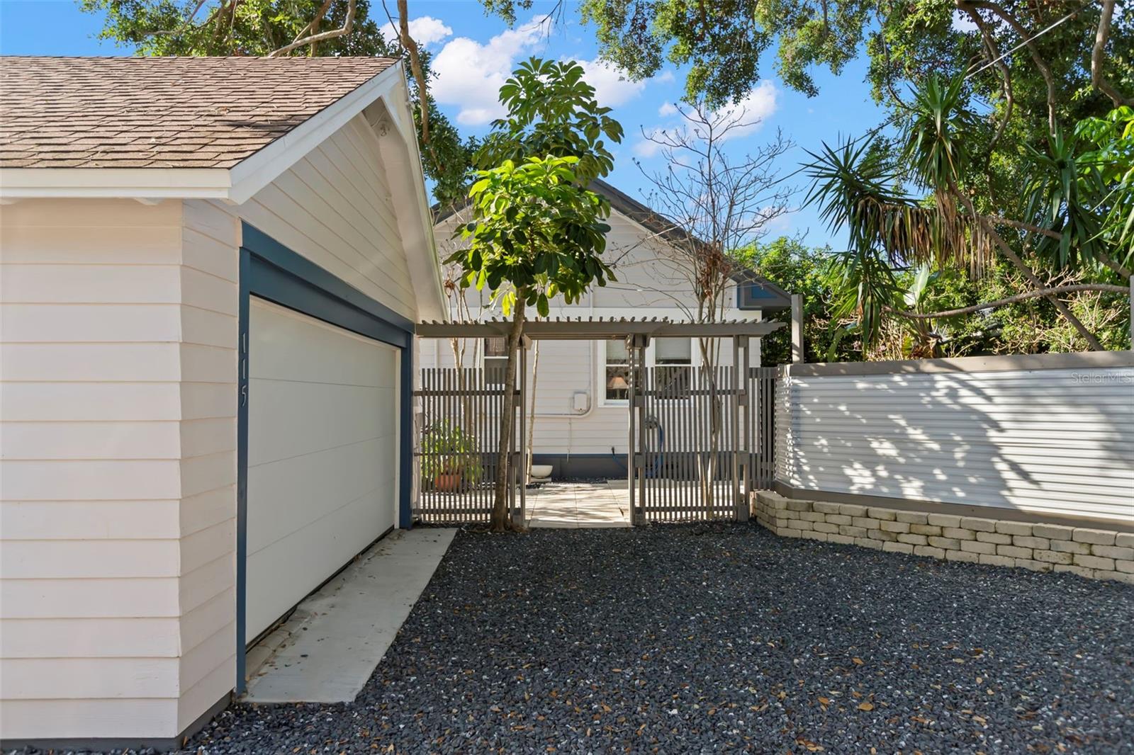 115 21ST AVE NE, ST PETERSBURG, FL, 33704