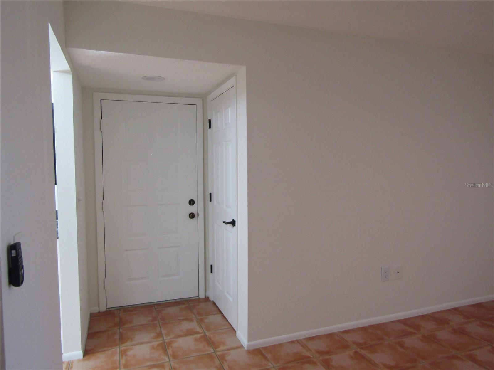5715 GARDENS DR #102, SARASOTA, FL, 34243