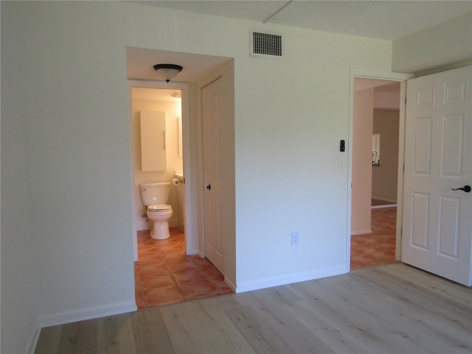 5715 GARDENS DR #102, SARASOTA, FL, 34243