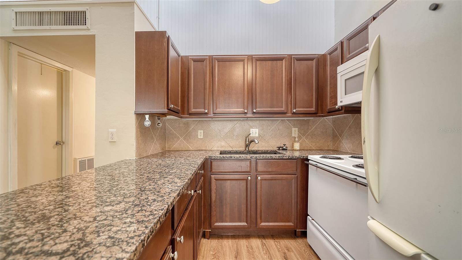 500 N JEFFERSON AVE #B-5, SARASOTA, FL, 34237