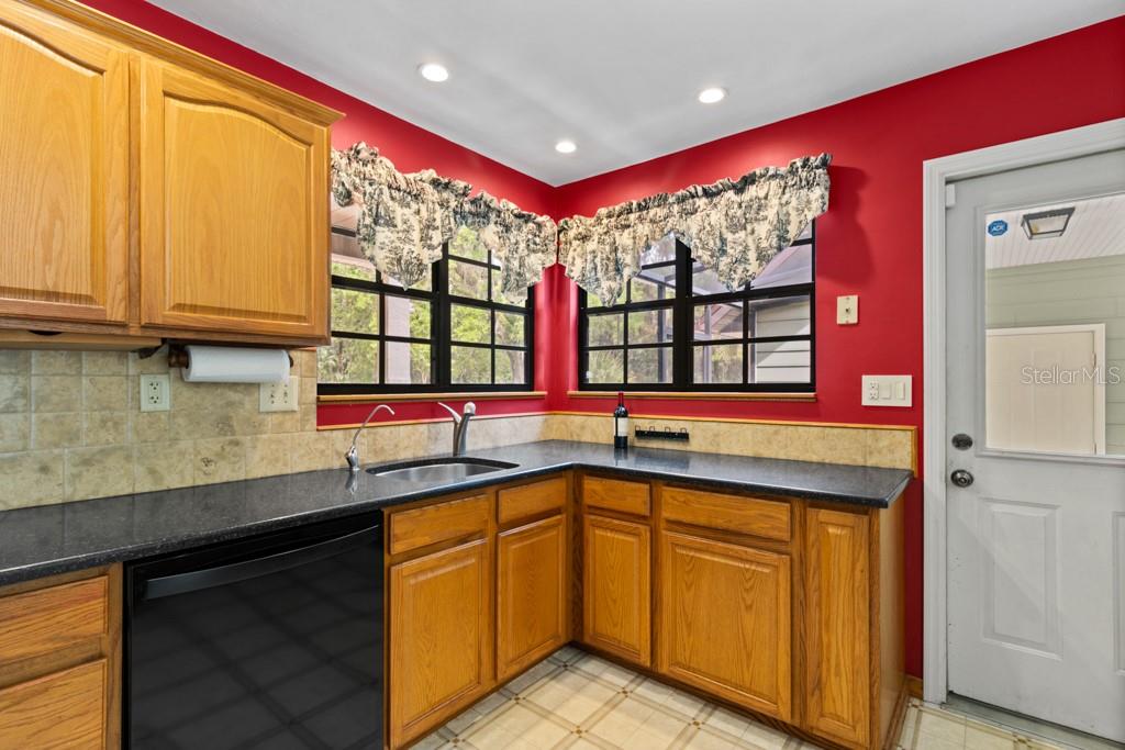 353 NW 3 AVE, MICANOPY, FL, 32667