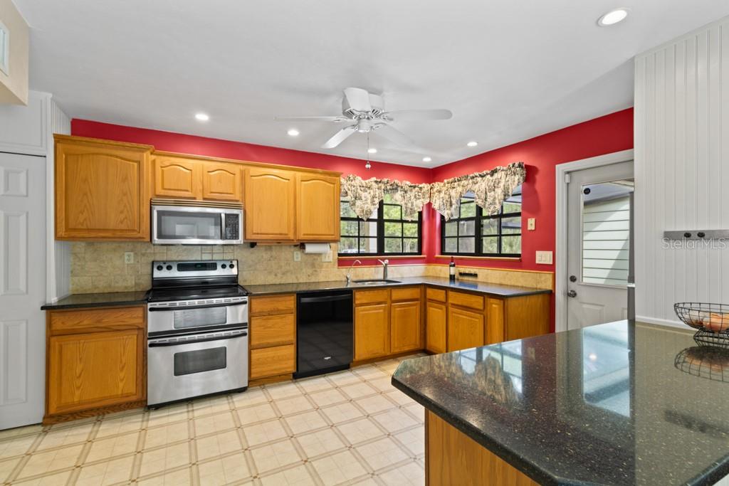 353 NW 3 AVE, MICANOPY, FL, 32667