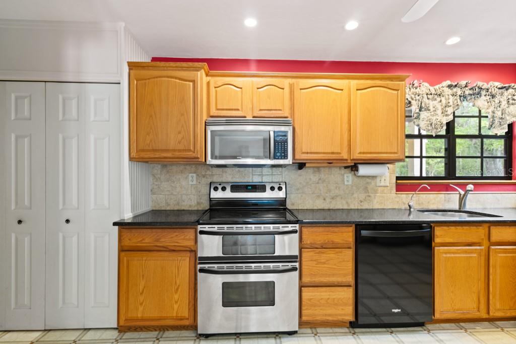 353 NW 3 AVE, MICANOPY, FL, 32667