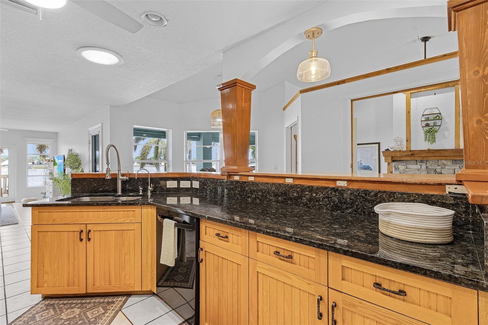 231 SE 6TH ST, CAPE CORAL, FL, 33990