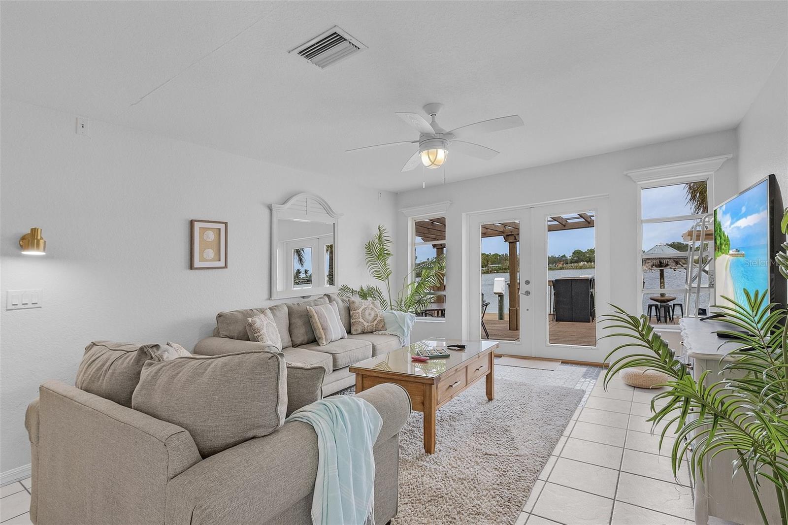 231 SE 6TH ST, CAPE CORAL, FL, 33990