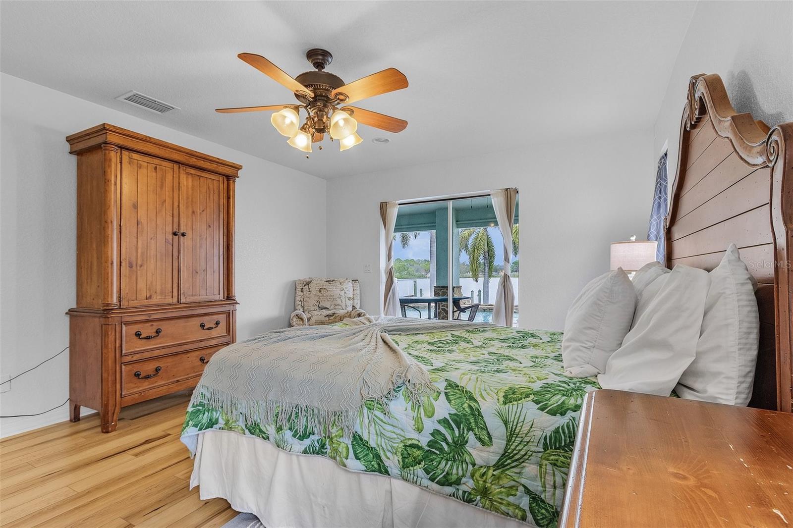 231 SE 6TH ST, CAPE CORAL, FL, 33990
