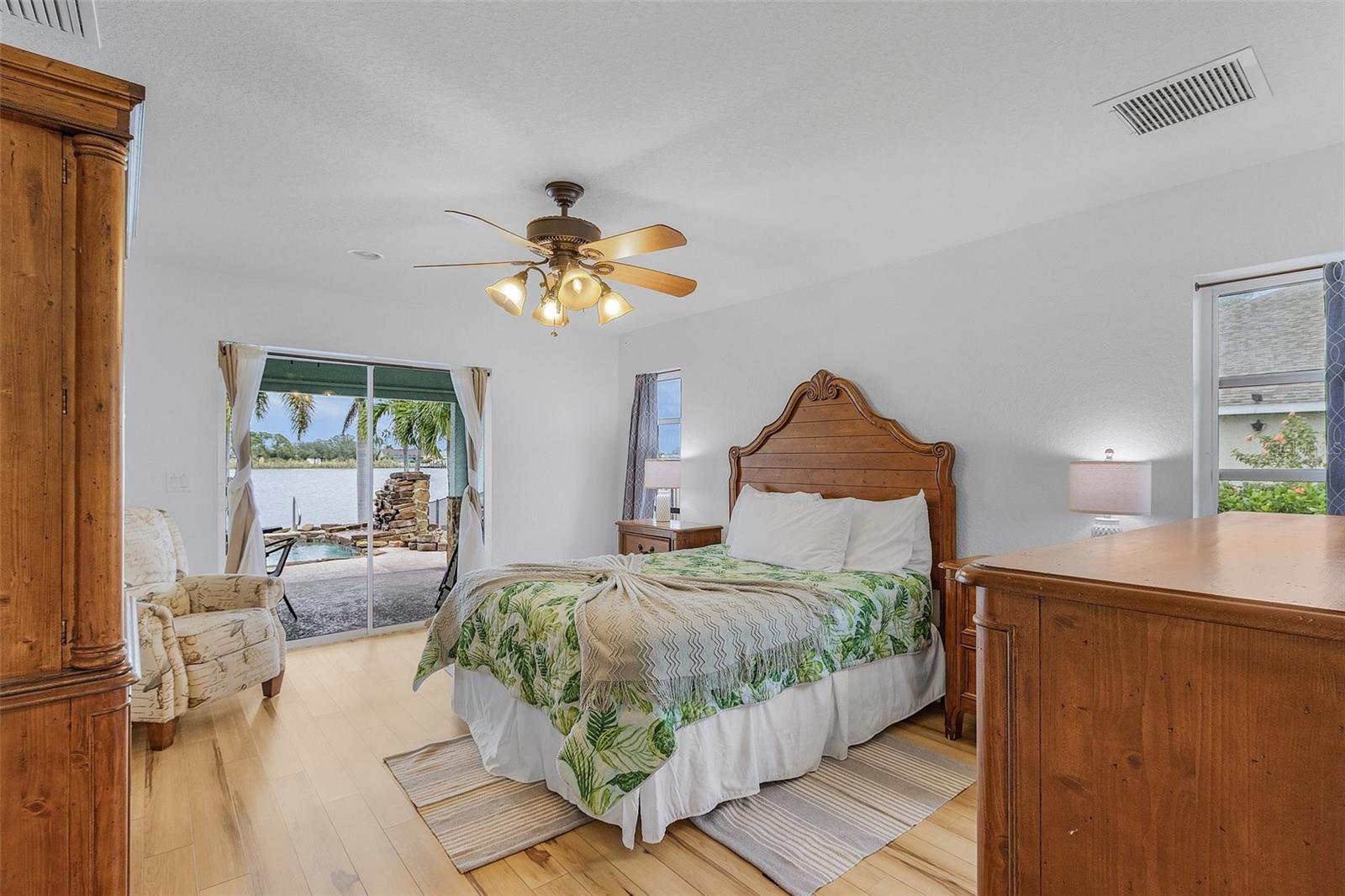 231 SE 6TH ST, CAPE CORAL, FL, 33990