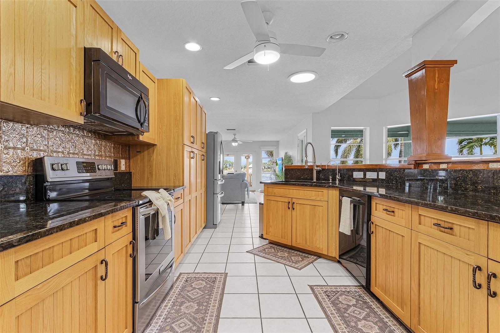 231 SE 6TH ST, CAPE CORAL, FL, 33990
