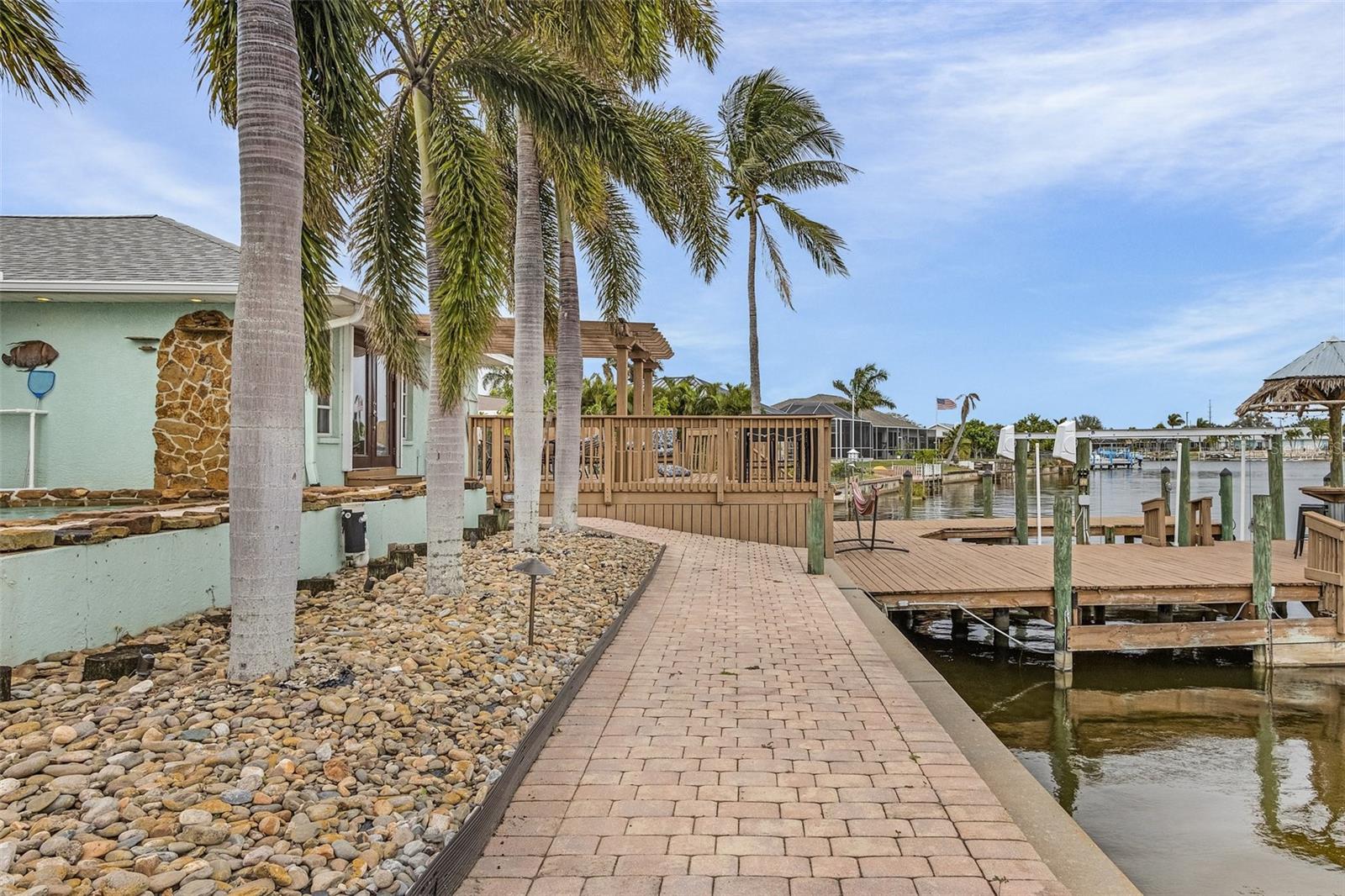 231 SE 6TH ST, CAPE CORAL, FL, 33990