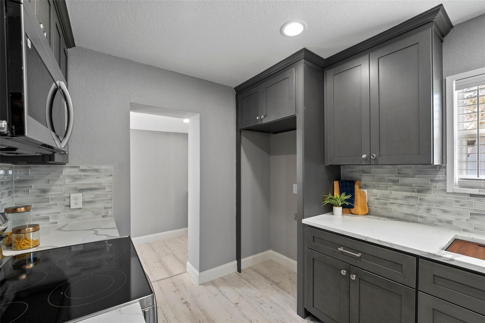 1900 E ORANGE AVE, EUSTIS, FL, 32726