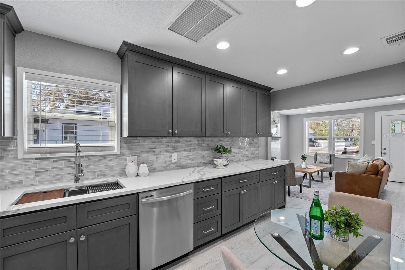1900 E ORANGE AVE, EUSTIS, FL, 32726