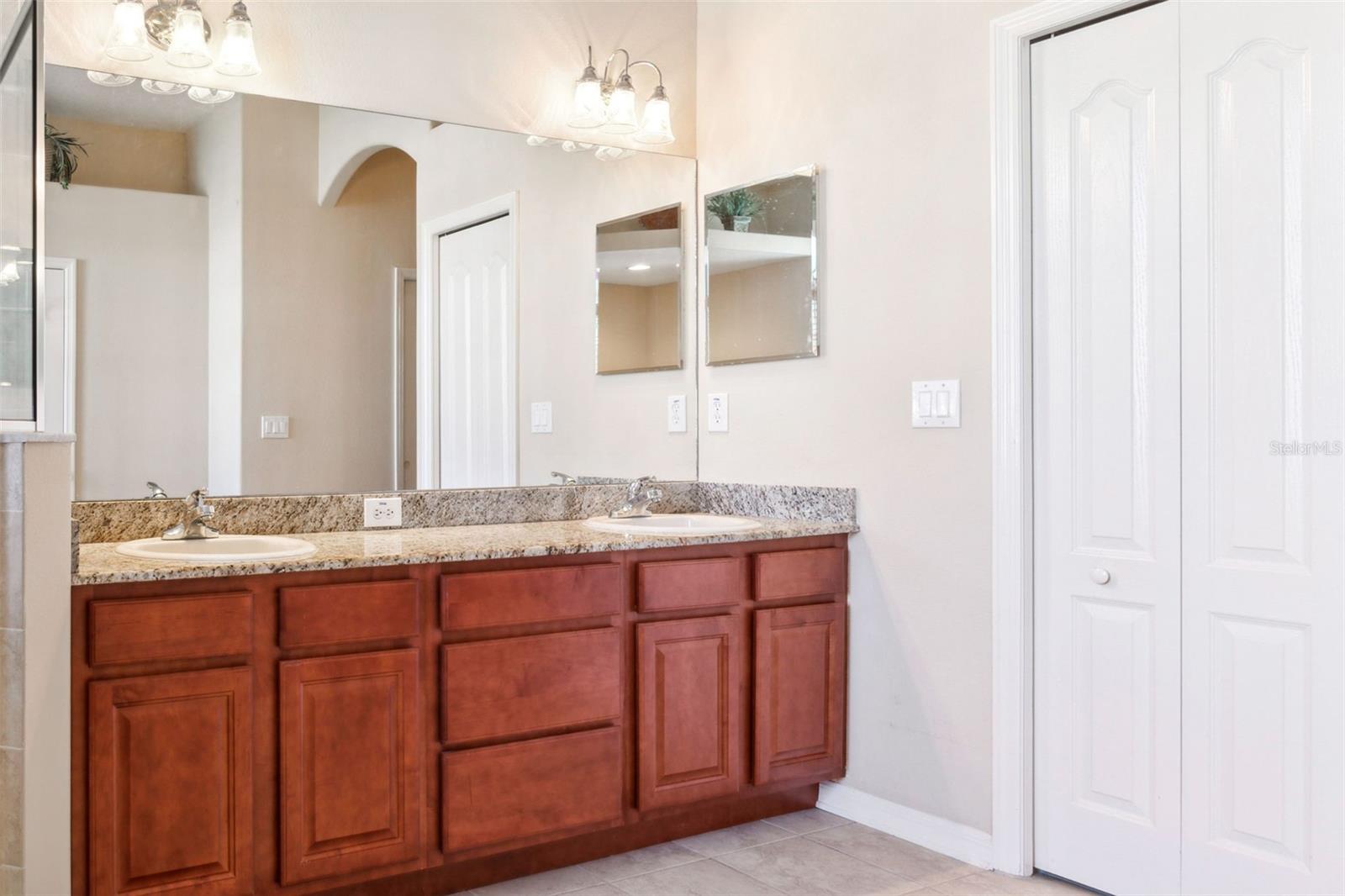 1430 BEACONSFIELD DR, WESLEY CHAPEL, FL, 33543