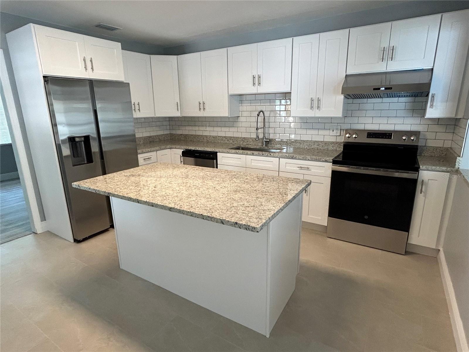 605 OCONEE AVE, TAMPA, FL, 33606