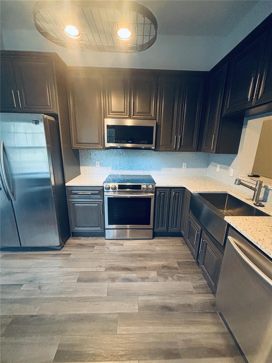 5999 LAKE POINTE DR #602, ORLANDO, FL, 32822