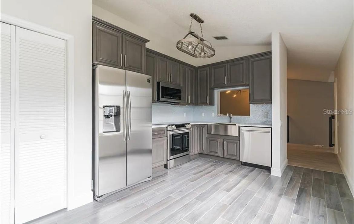 5999 LAKE POINTE DR #602, ORLANDO, FL, 32822