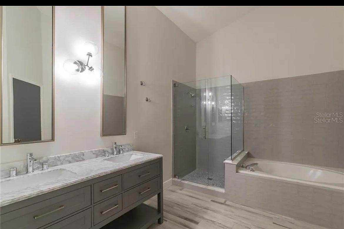 5999 LAKE POINTE DR #602, ORLANDO, FL, 32822