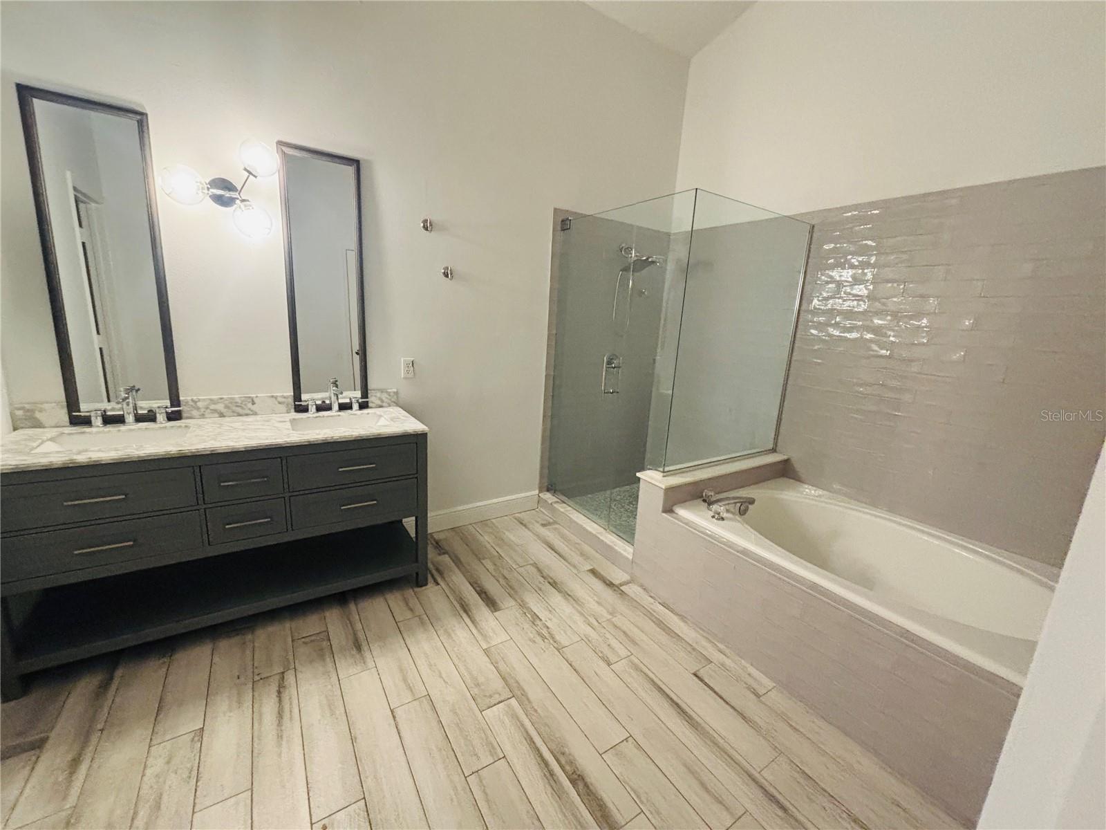 5999 LAKE POINTE DR #602, ORLANDO, FL, 32822
