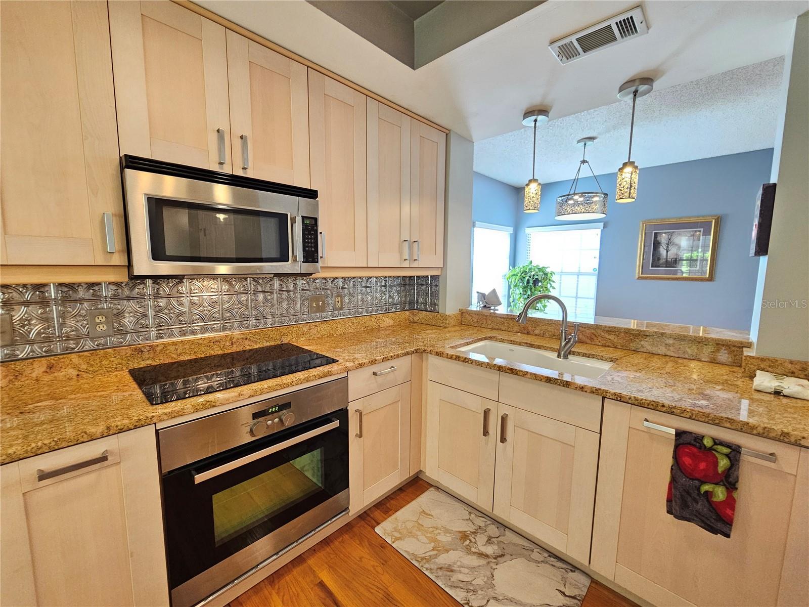 5110 STERLING MANOR DR, TAMPA, FL, 33647