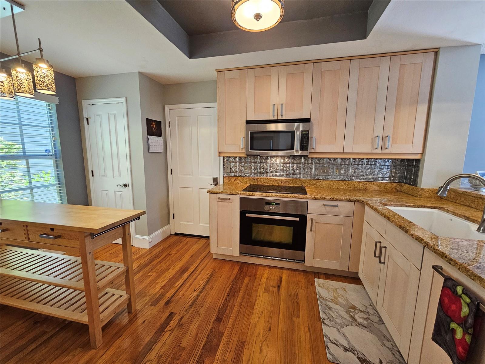 5110 STERLING MANOR DR, TAMPA, FL, 33647