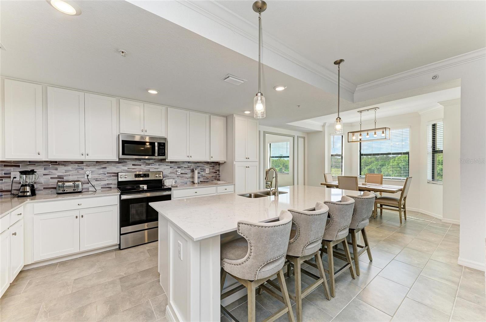 18114 GAWTHROP DR #306, BRADENTON, FL, 34211