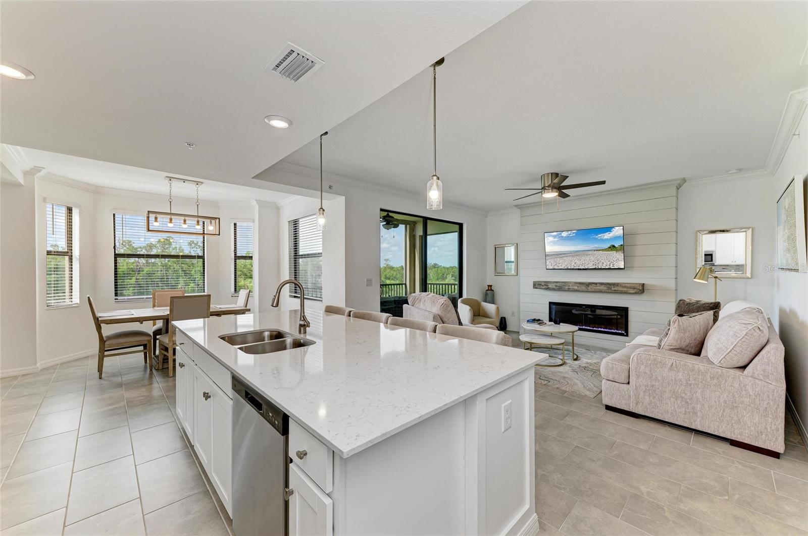18114 GAWTHROP DR #306, BRADENTON, FL, 34211