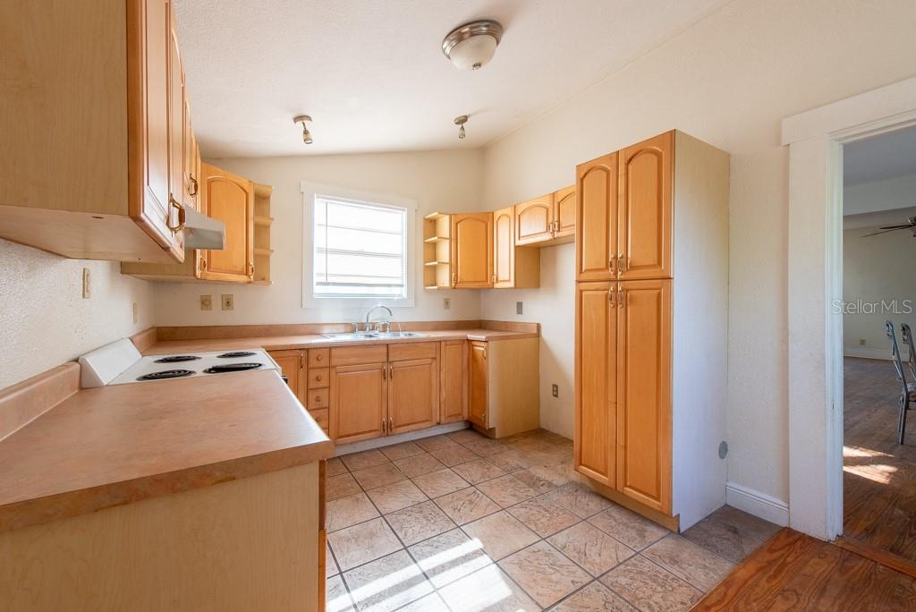 1018 E 12TH AVE, TAMPA, FL, 33605