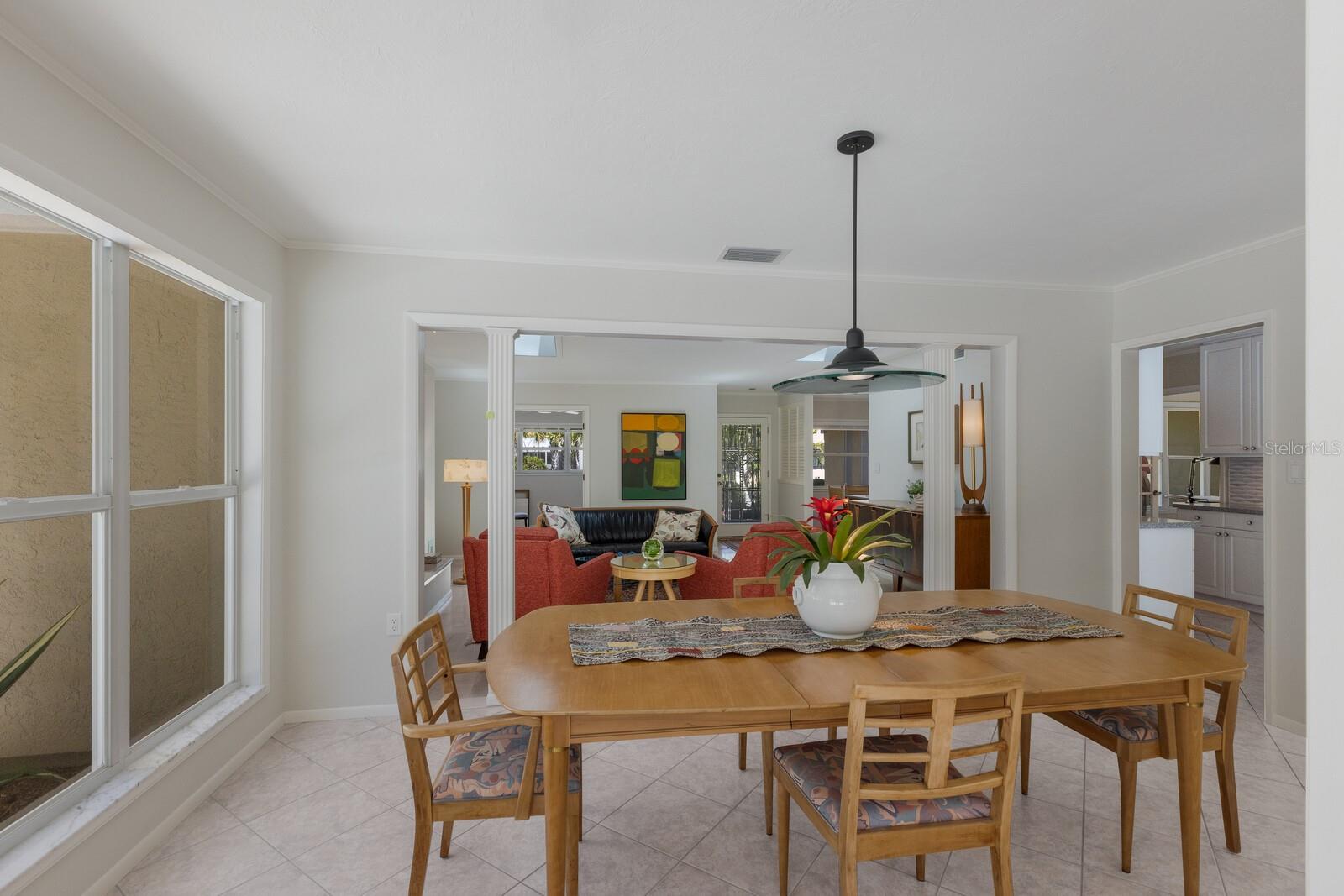 734 INDIAN BEACH CIR, SARASOTA, FL, 34234