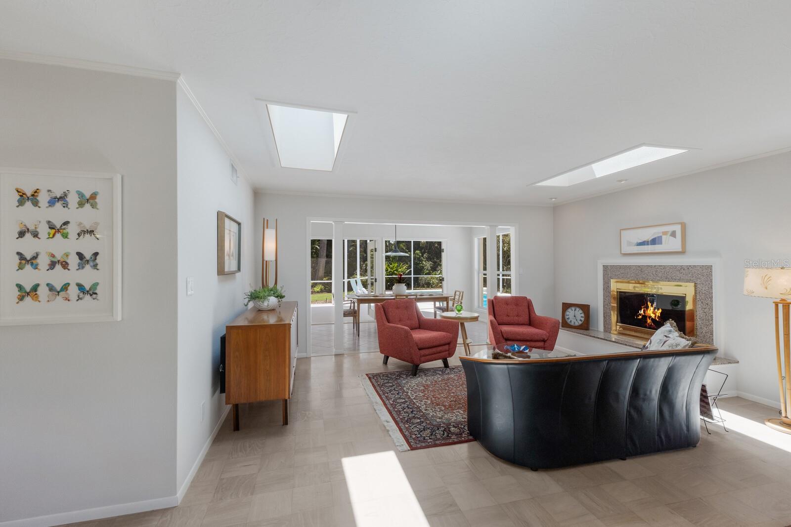 734 INDIAN BEACH CIR, SARASOTA, FL, 34234