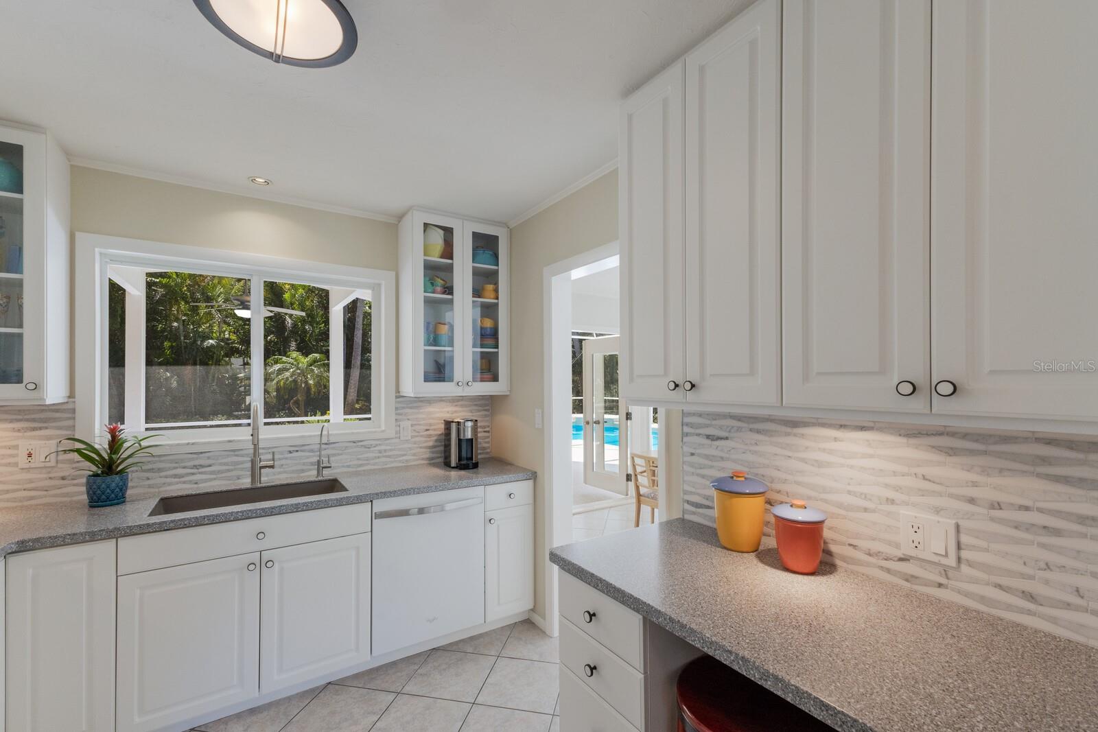734 INDIAN BEACH CIR, SARASOTA, FL, 34234