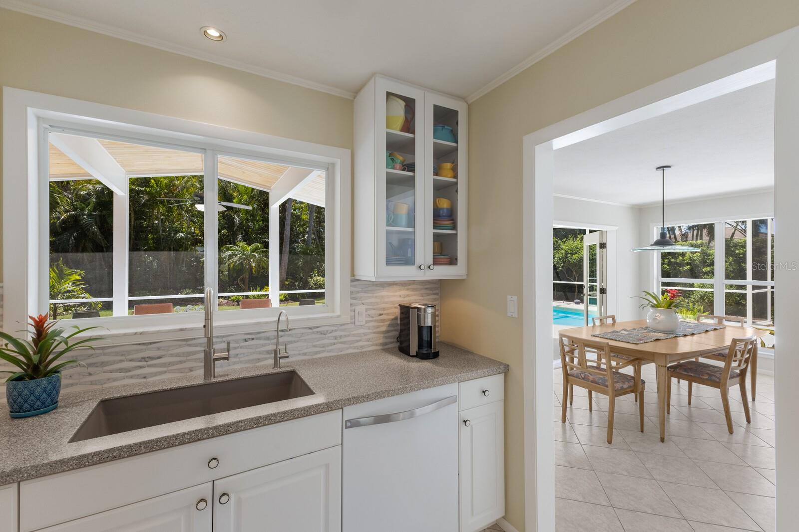 734 INDIAN BEACH CIR, SARASOTA, FL, 34234