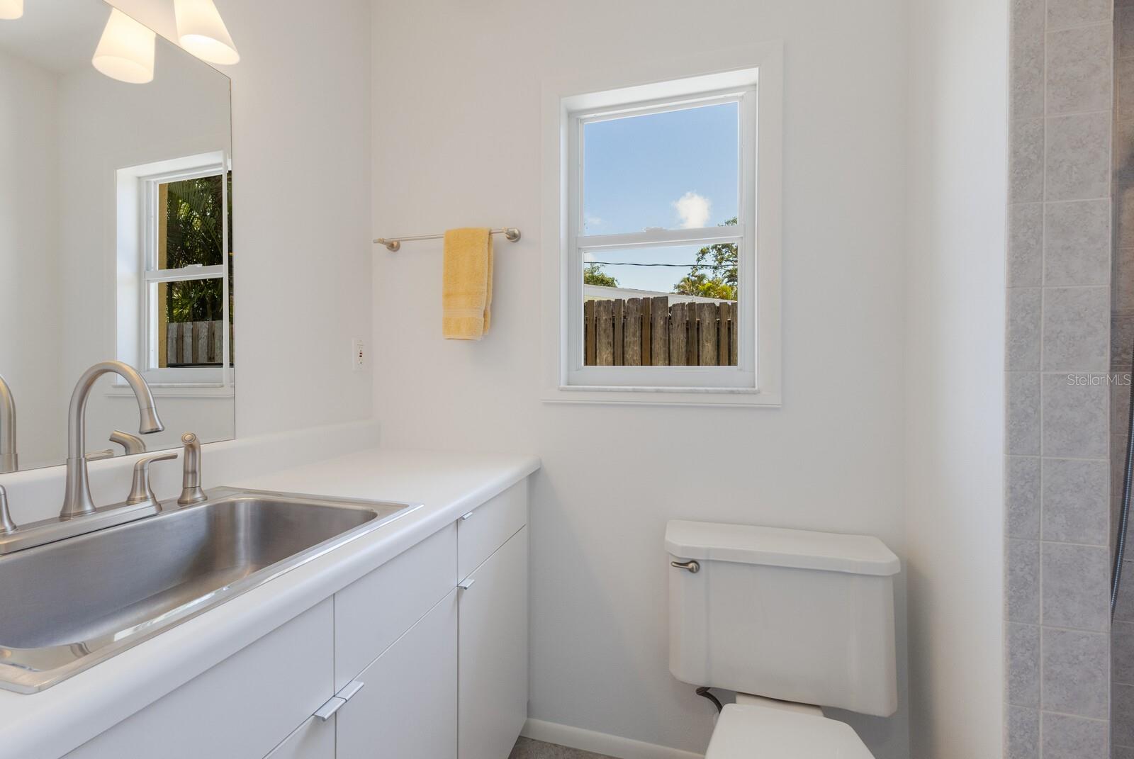 734 INDIAN BEACH CIR, SARASOTA, FL, 34234