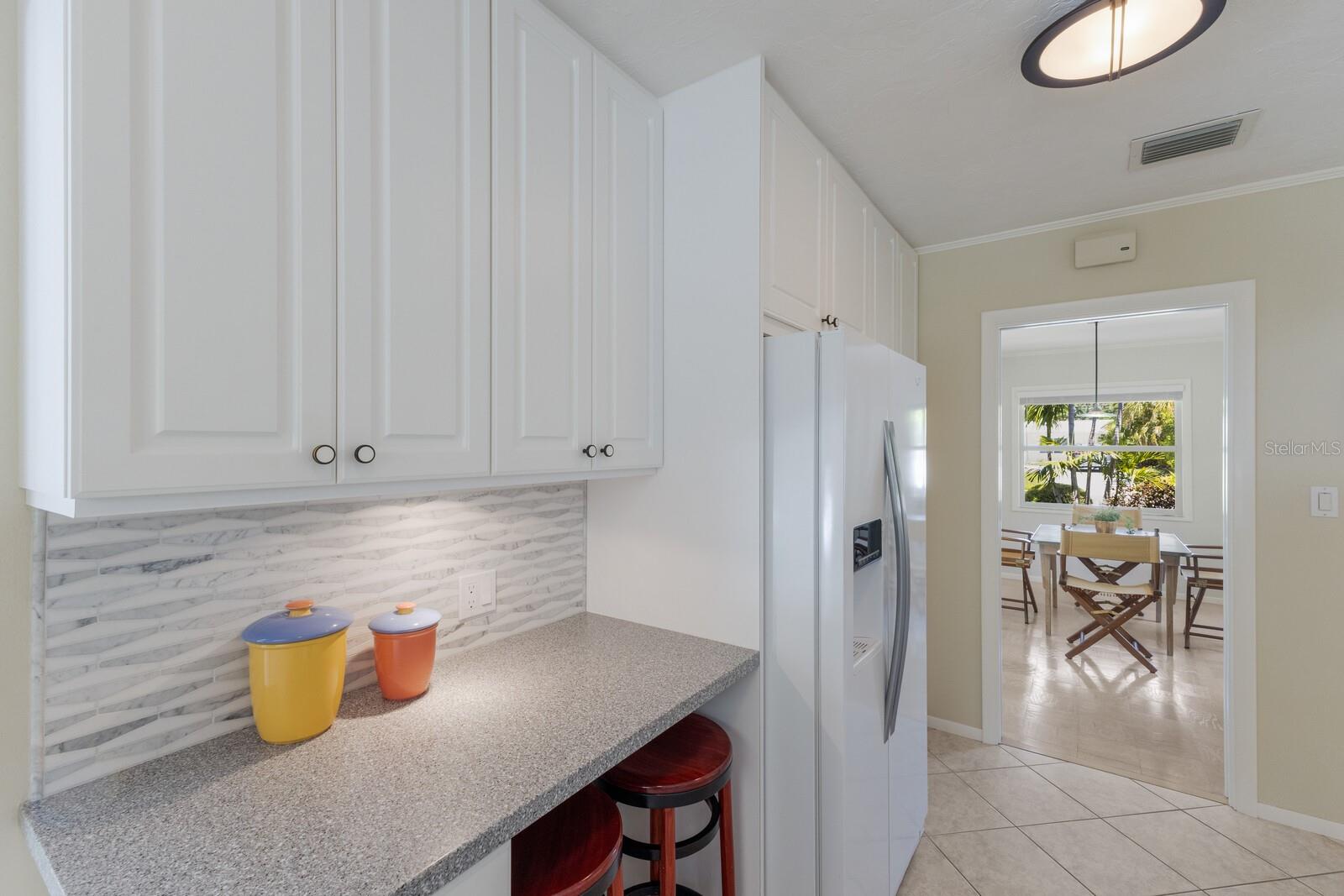 734 INDIAN BEACH CIR, SARASOTA, FL, 34234