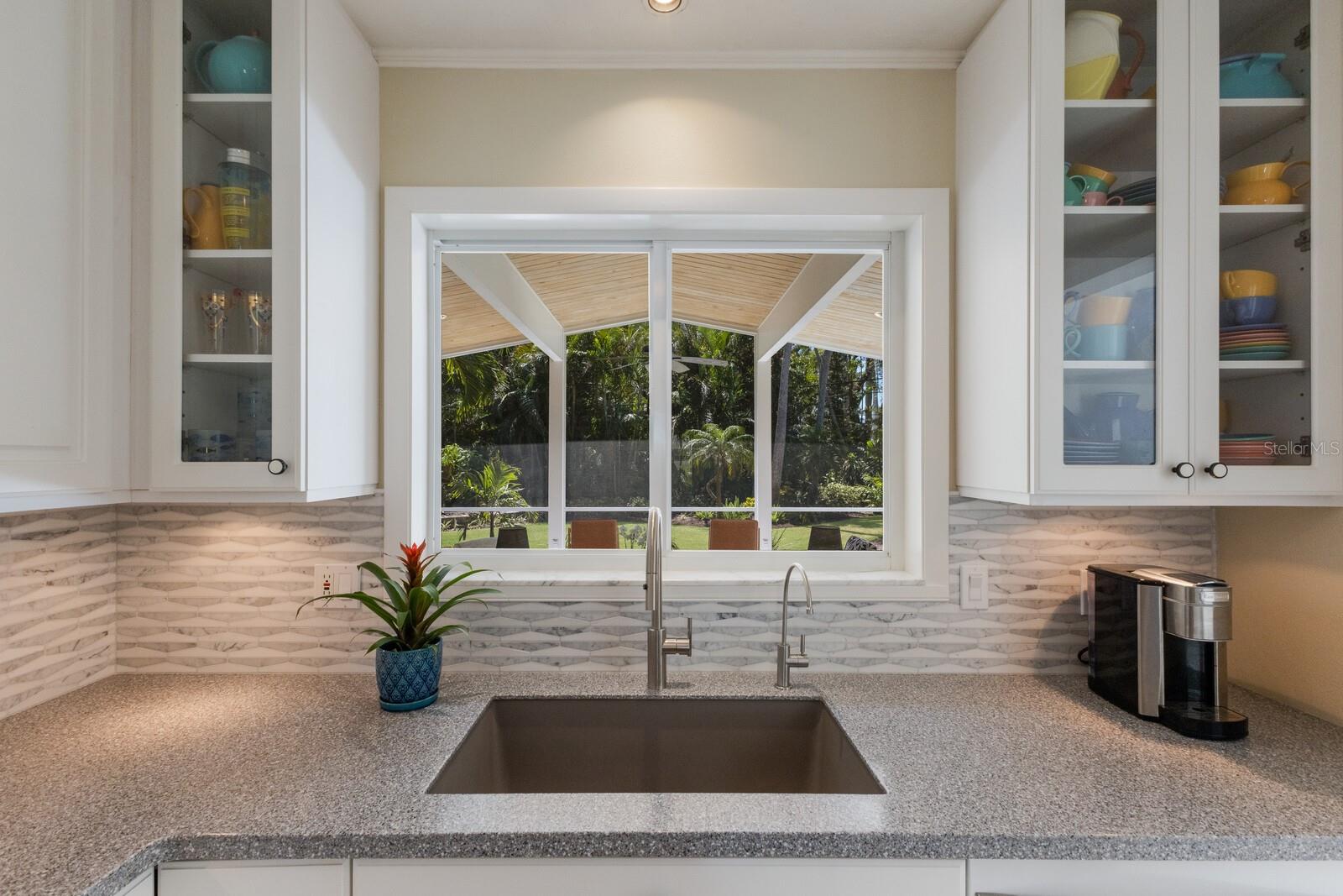 734 INDIAN BEACH CIR, SARASOTA, FL, 34234