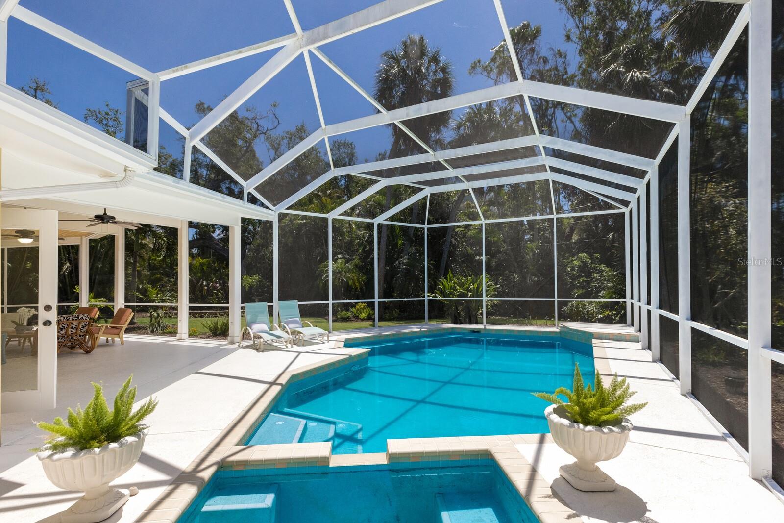 734 INDIAN BEACH CIR, SARASOTA, FL, 34234