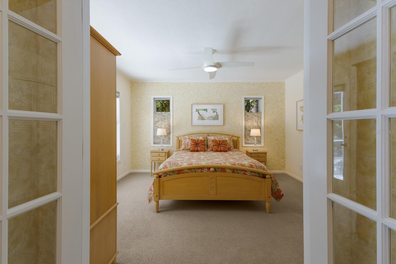 734 INDIAN BEACH CIR, SARASOTA, FL, 34234