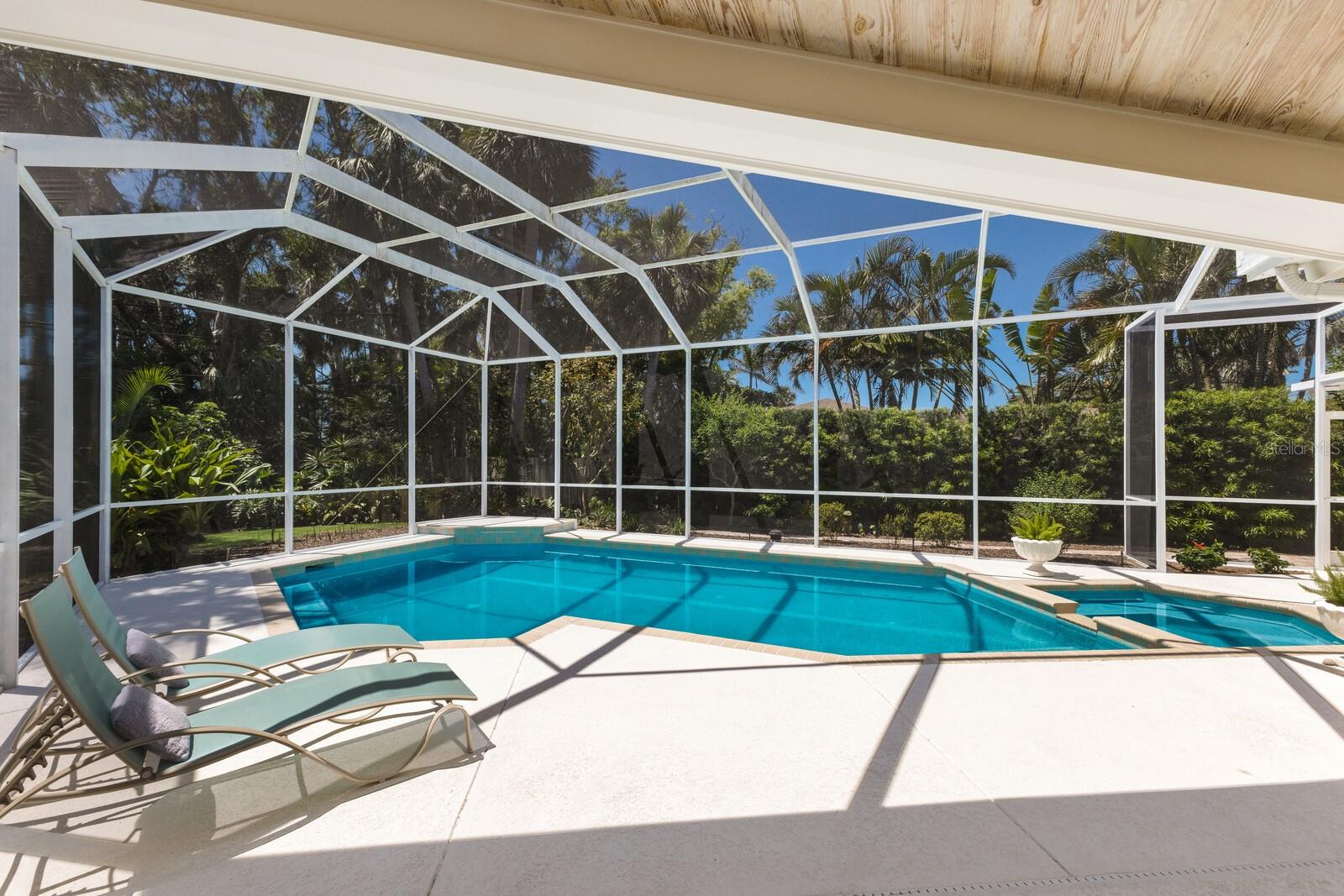 734 INDIAN BEACH CIR, SARASOTA, FL, 34234