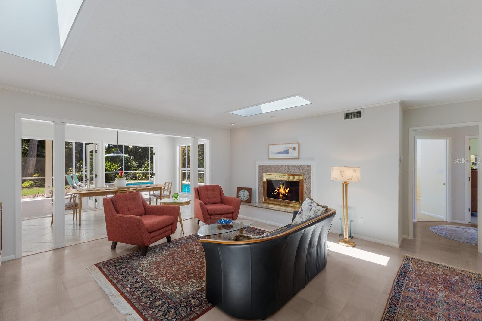 734 INDIAN BEACH CIR, SARASOTA, FL, 34234