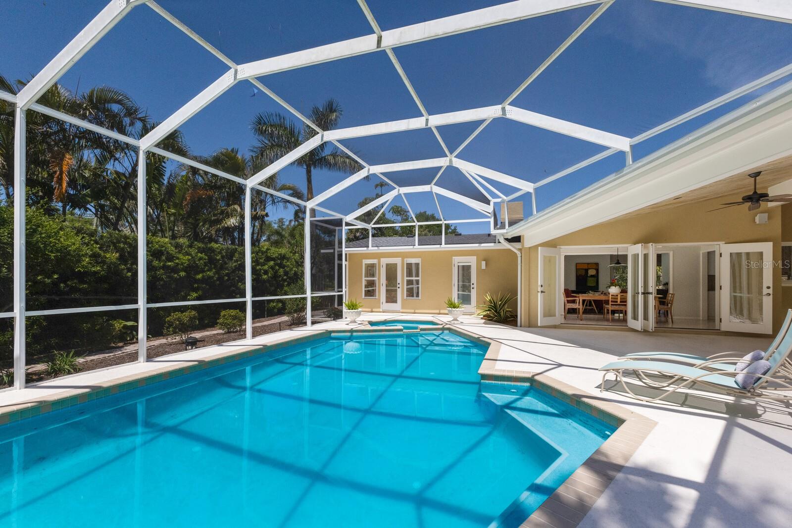 734 INDIAN BEACH CIR, SARASOTA, FL, 34234
