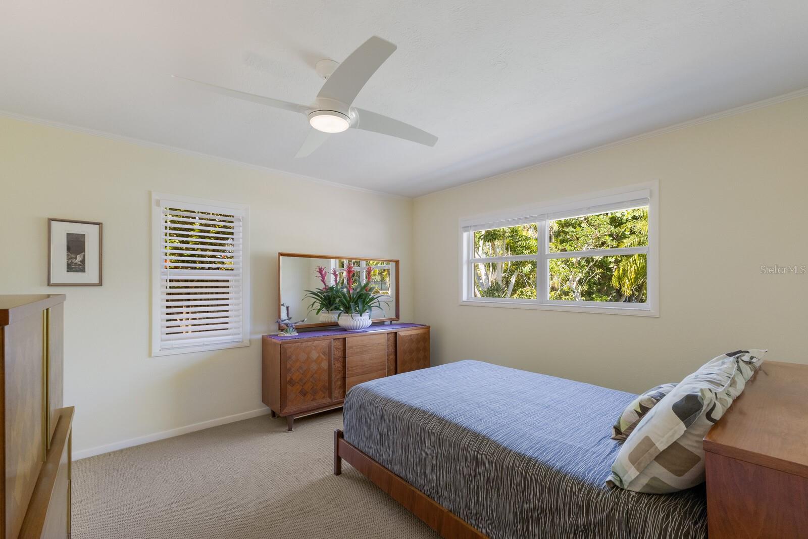 734 INDIAN BEACH CIR, SARASOTA, FL, 34234