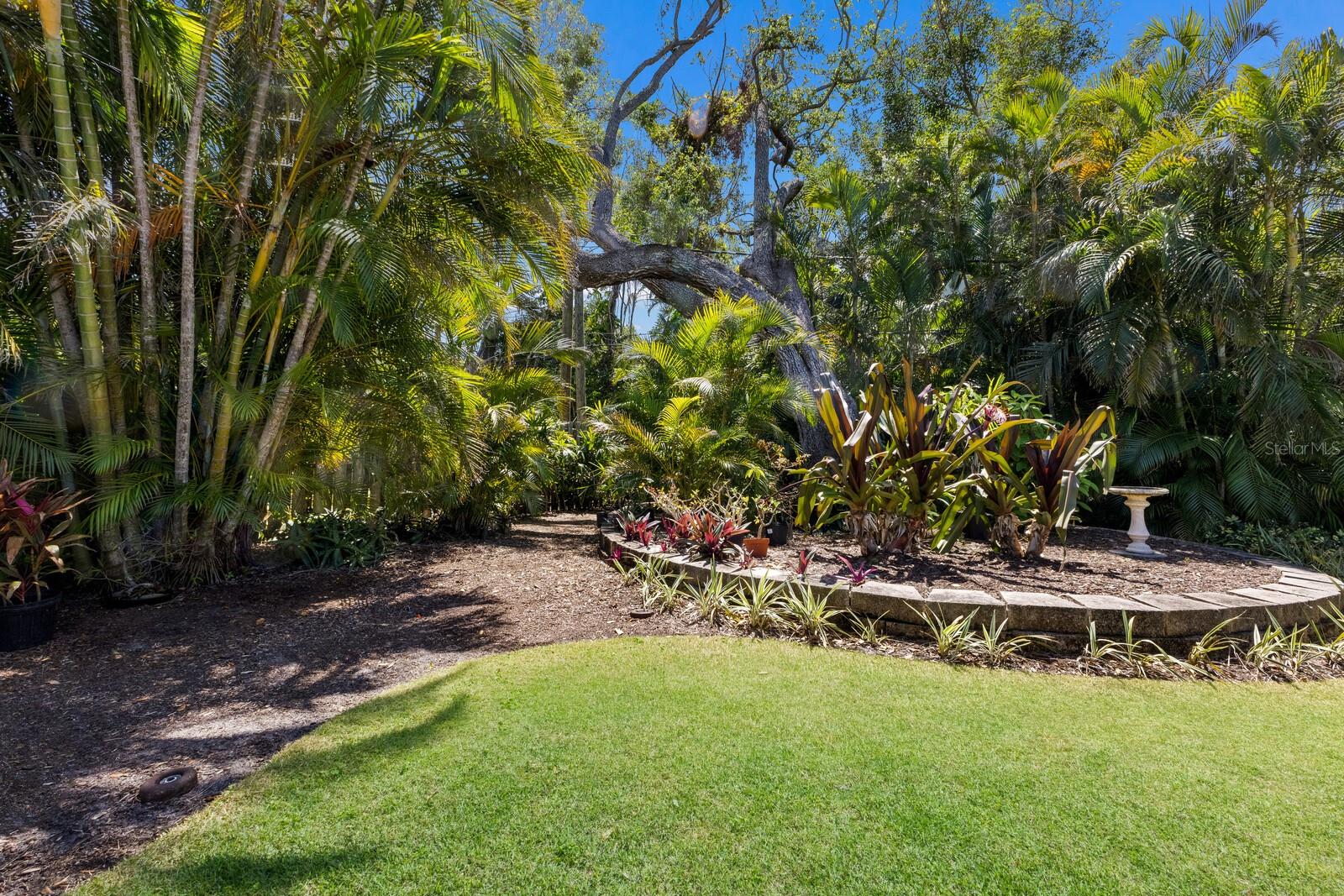 734 INDIAN BEACH CIR, SARASOTA, FL, 34234