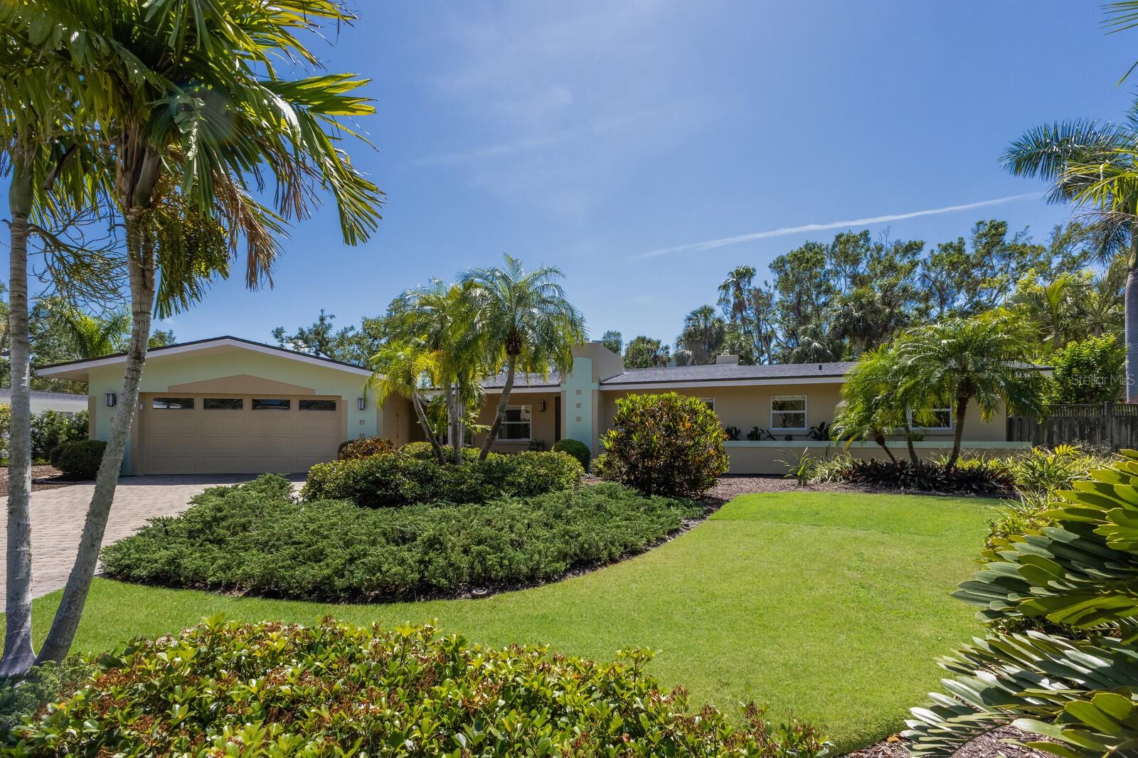 734 INDIAN BEACH CIR, SARASOTA, FL, 34234